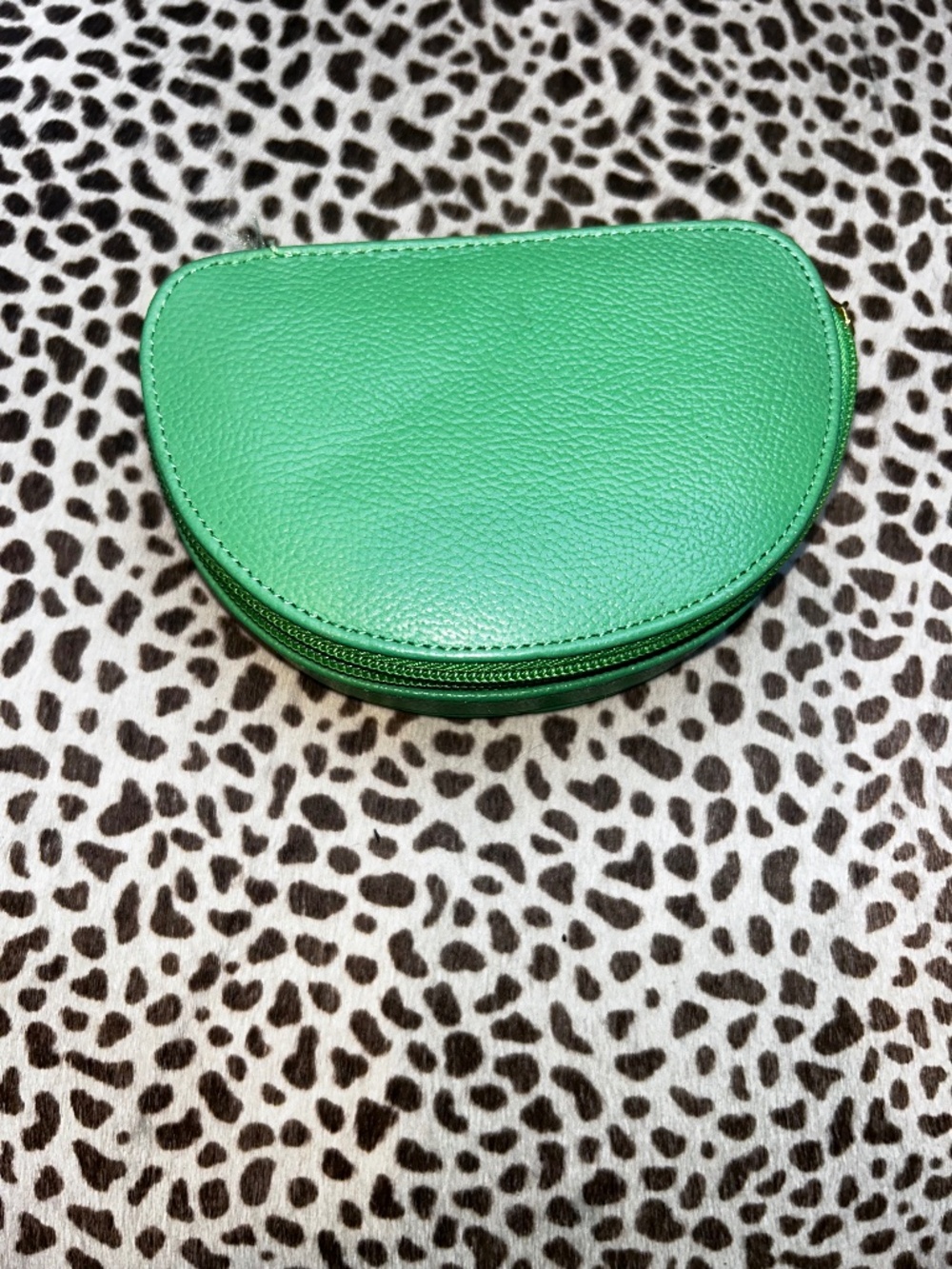rowallan bright green leather zip jewelry travel case as new condition
